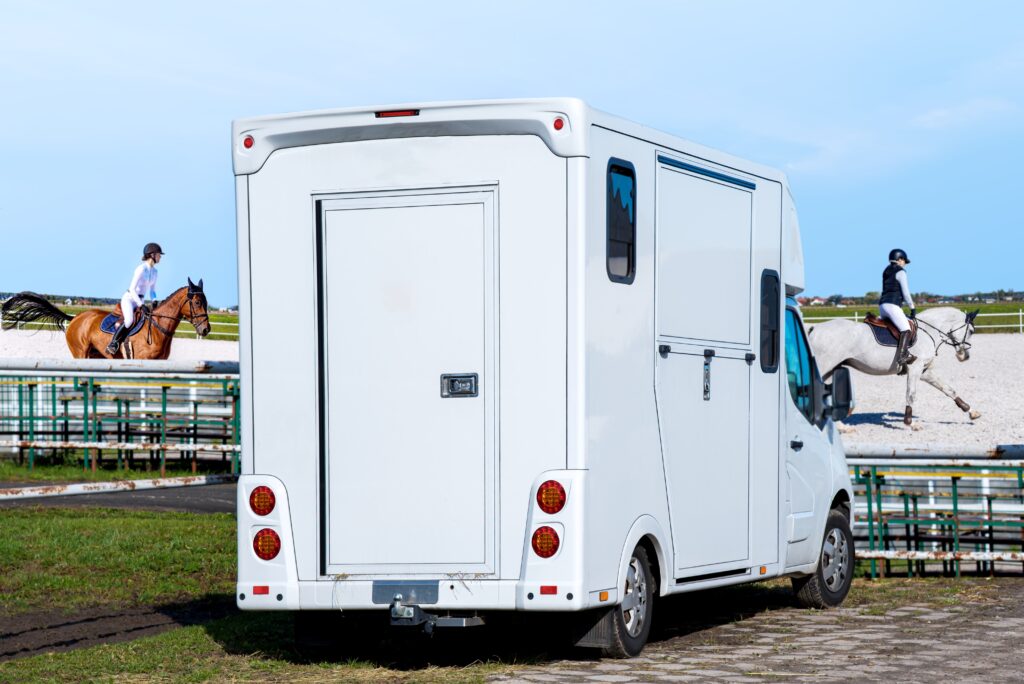 furgoneta-transporte-equino